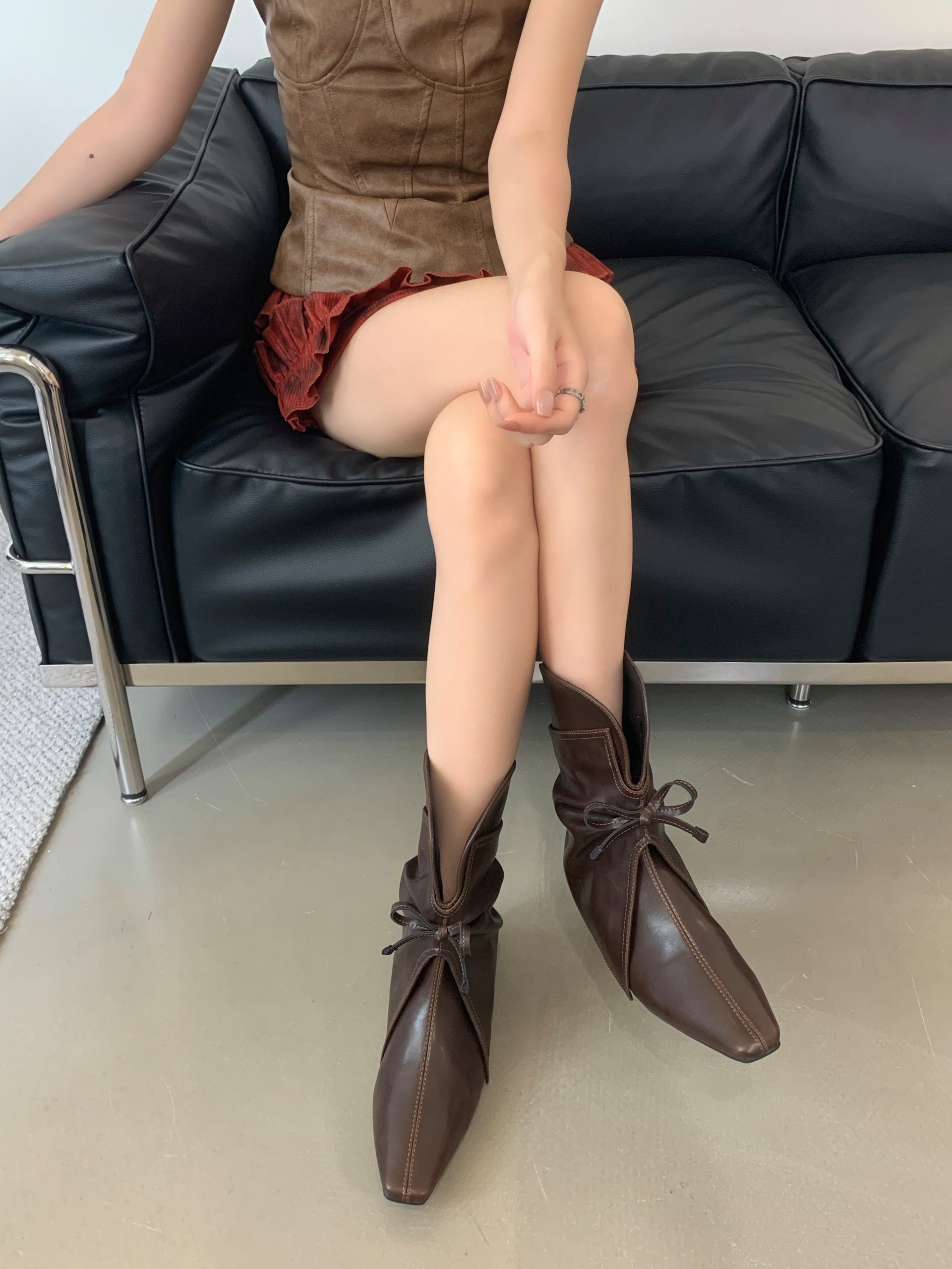 2024 New Chunky Heel Cut-Out Chelsea Boots Bow Low Heel Square Toe Short Boots Retro Soft Leather Slim Women's Boots