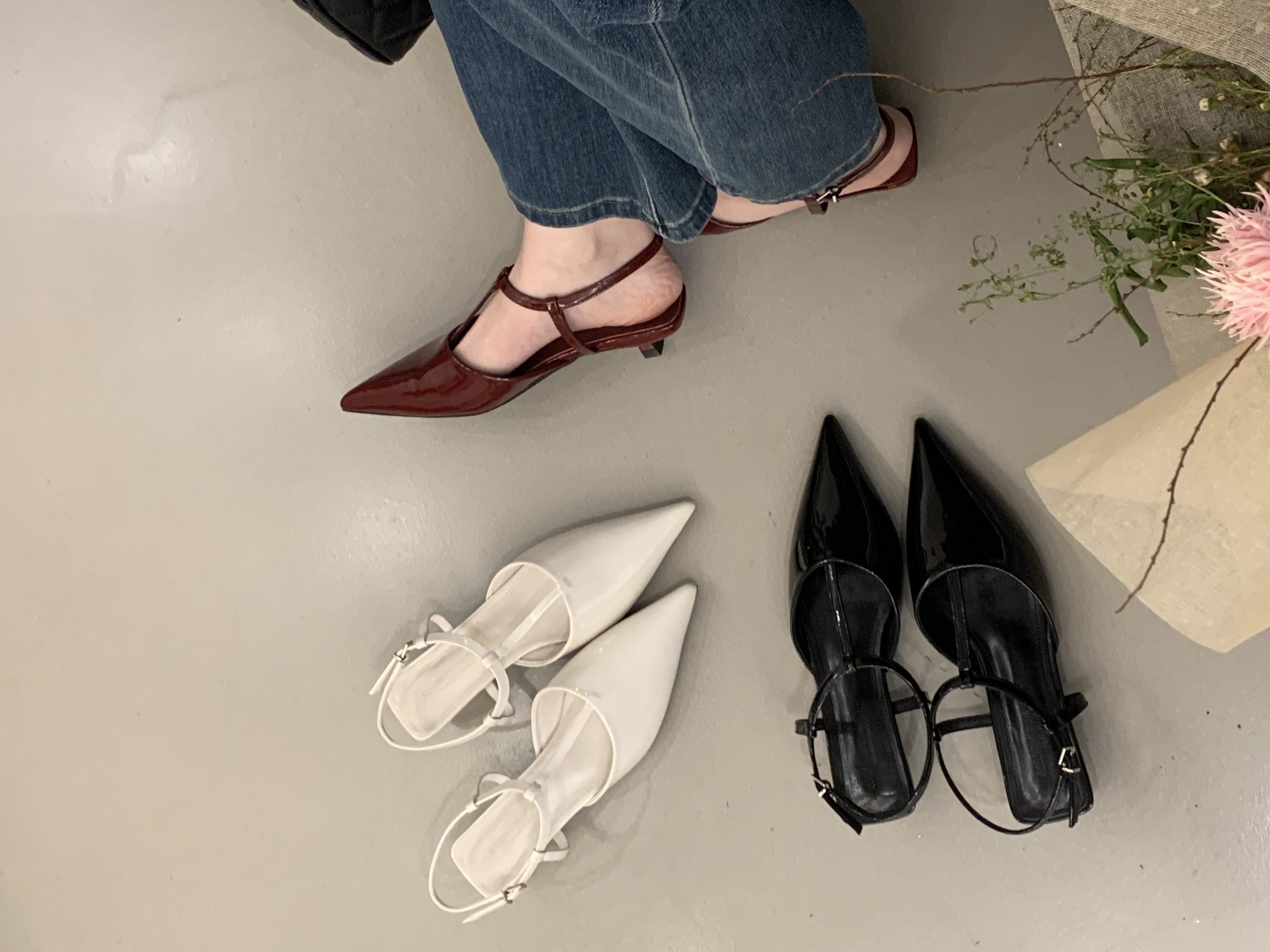 2026 New French Style Pointed Toe Thin Heel Slingback Sandals Women Mid Heel One Strap Commuter High Heels