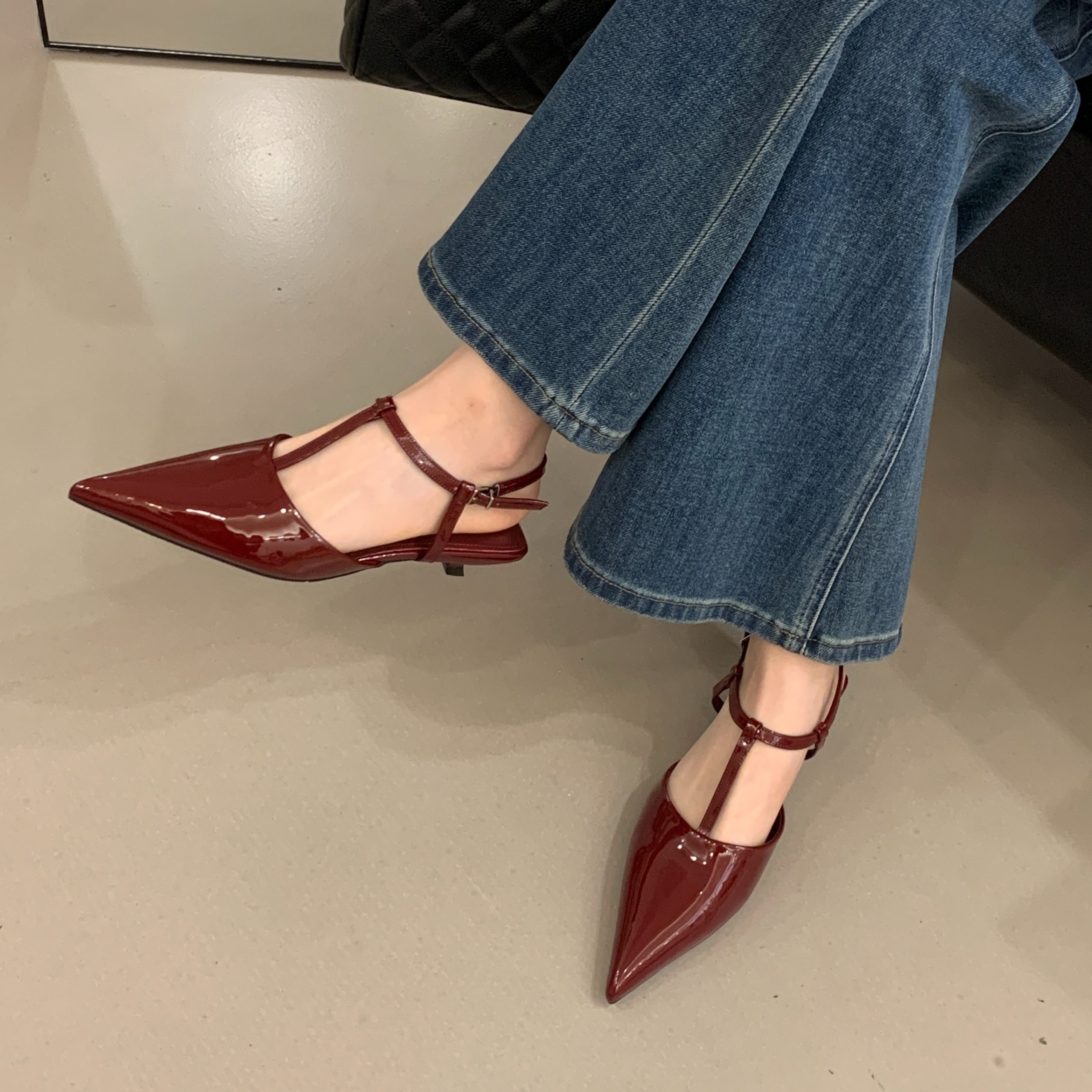 2026 New French Style Pointed Toe Thin Heel Slingback Sandals Women Mid Heel One Strap Commuter High Heels