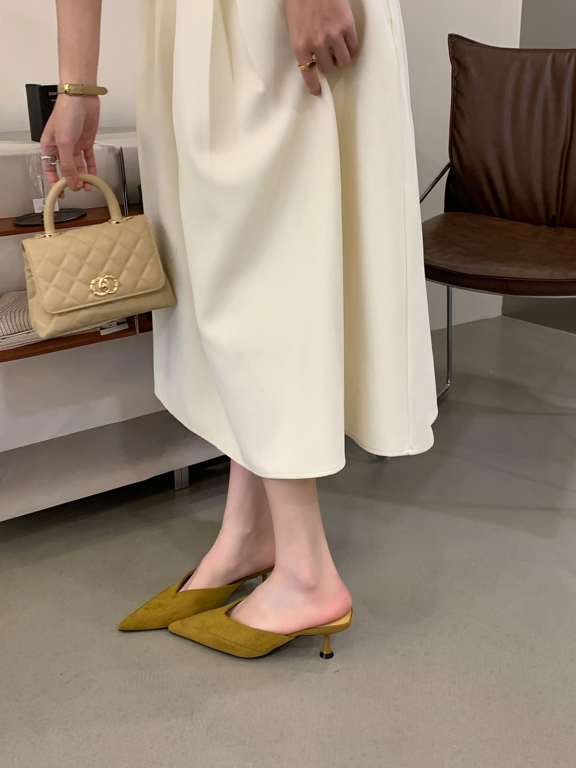 2026 New Slim Velvet Pointed Toe Thin Heel High Heel Half Slippers Women Fashion Casual Wear