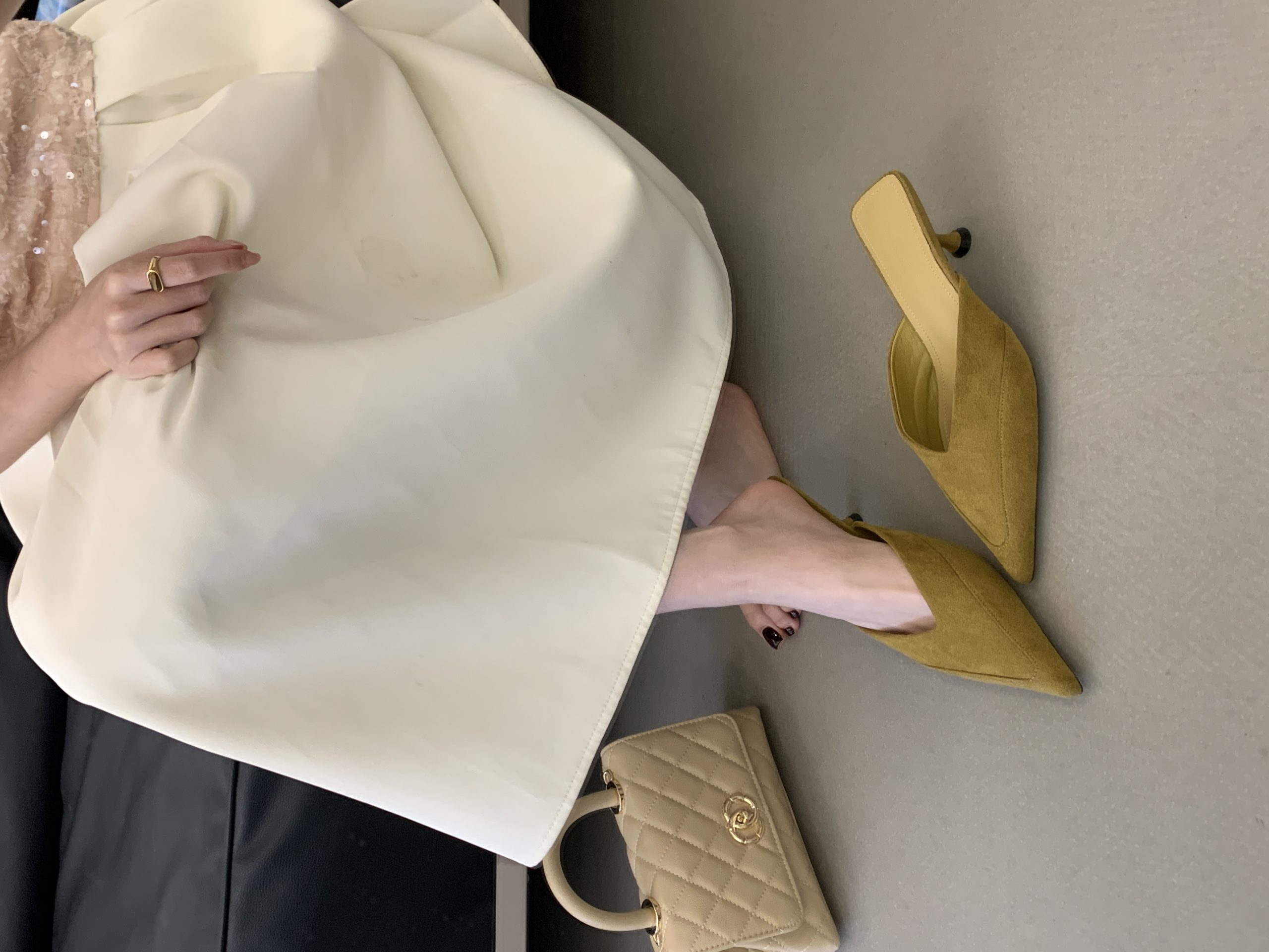 2026 New Slim Velvet Pointed Toe Thin Heel High Heel Half Slippers Women Fashion Casual Wear