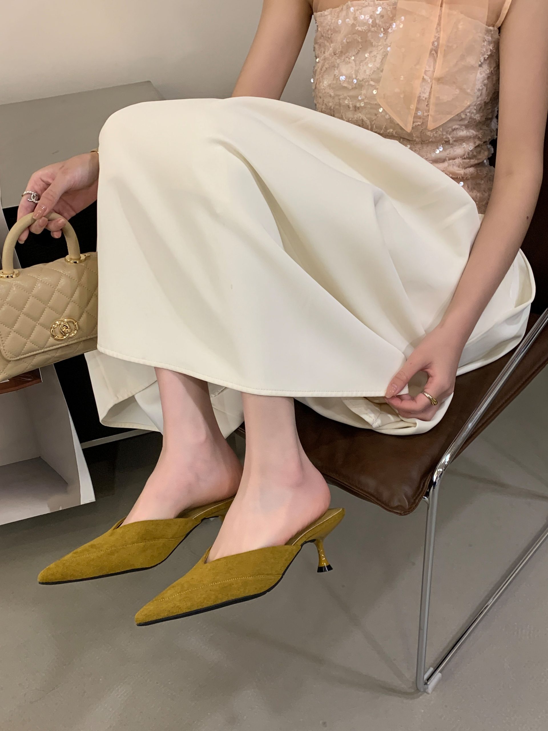 2026 New Slim Velvet Pointed Toe Thin Heel High Heel Half Slippers Women Fashion Casual Wear