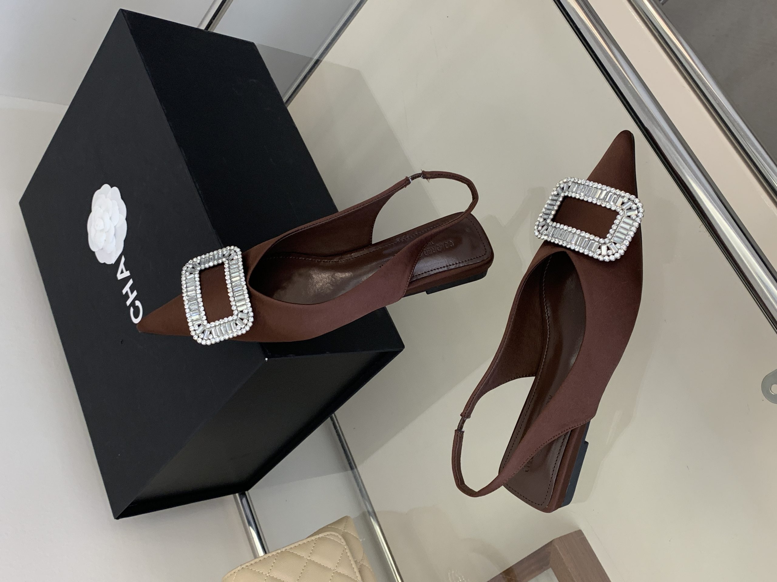 2026 New Women's Flat Backless Pointed Toe Comfortable Rhinestone Buckle Shoes