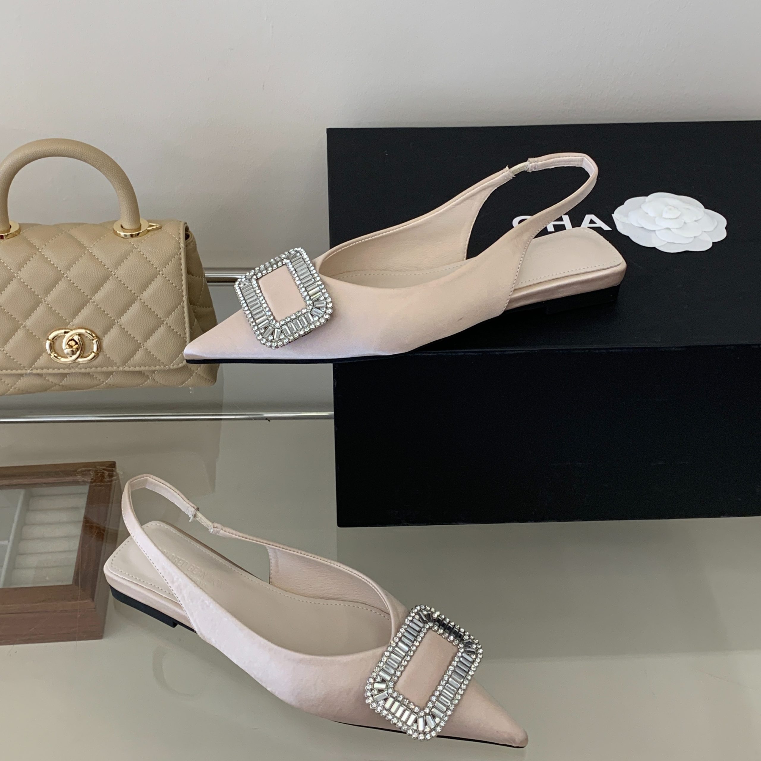 2026 New Women's Flat Backless Pointed Toe Comfortable Rhinestone Buckle Shoes