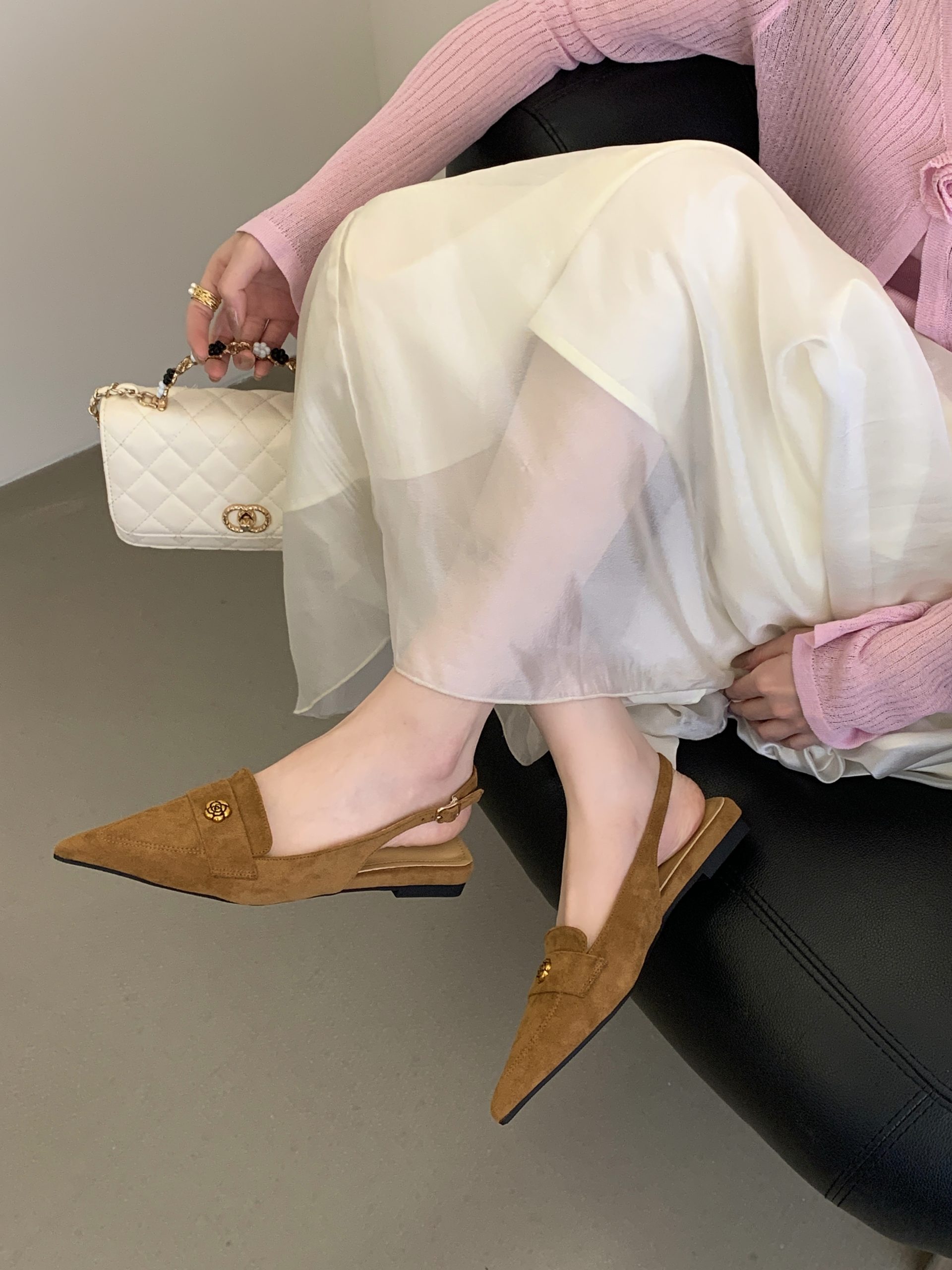 2026 New Women's Flat Sandals Backless Chunky Heel French Pointed Toe Comfortable Commuter Shoes