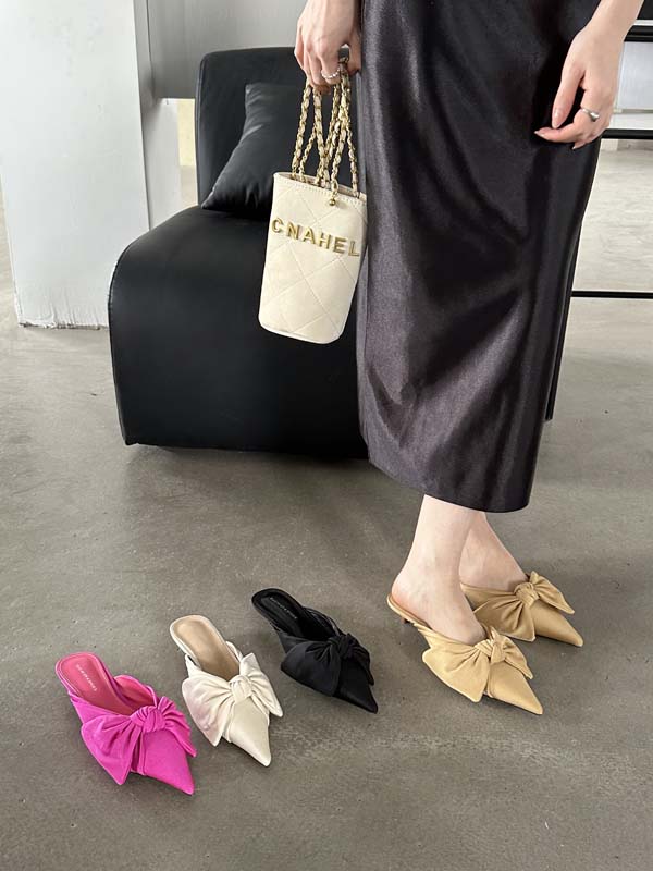 Korean Style Retro Pointed Toe Slippers for Women - Low Heel, Solid Color, Spring 2024